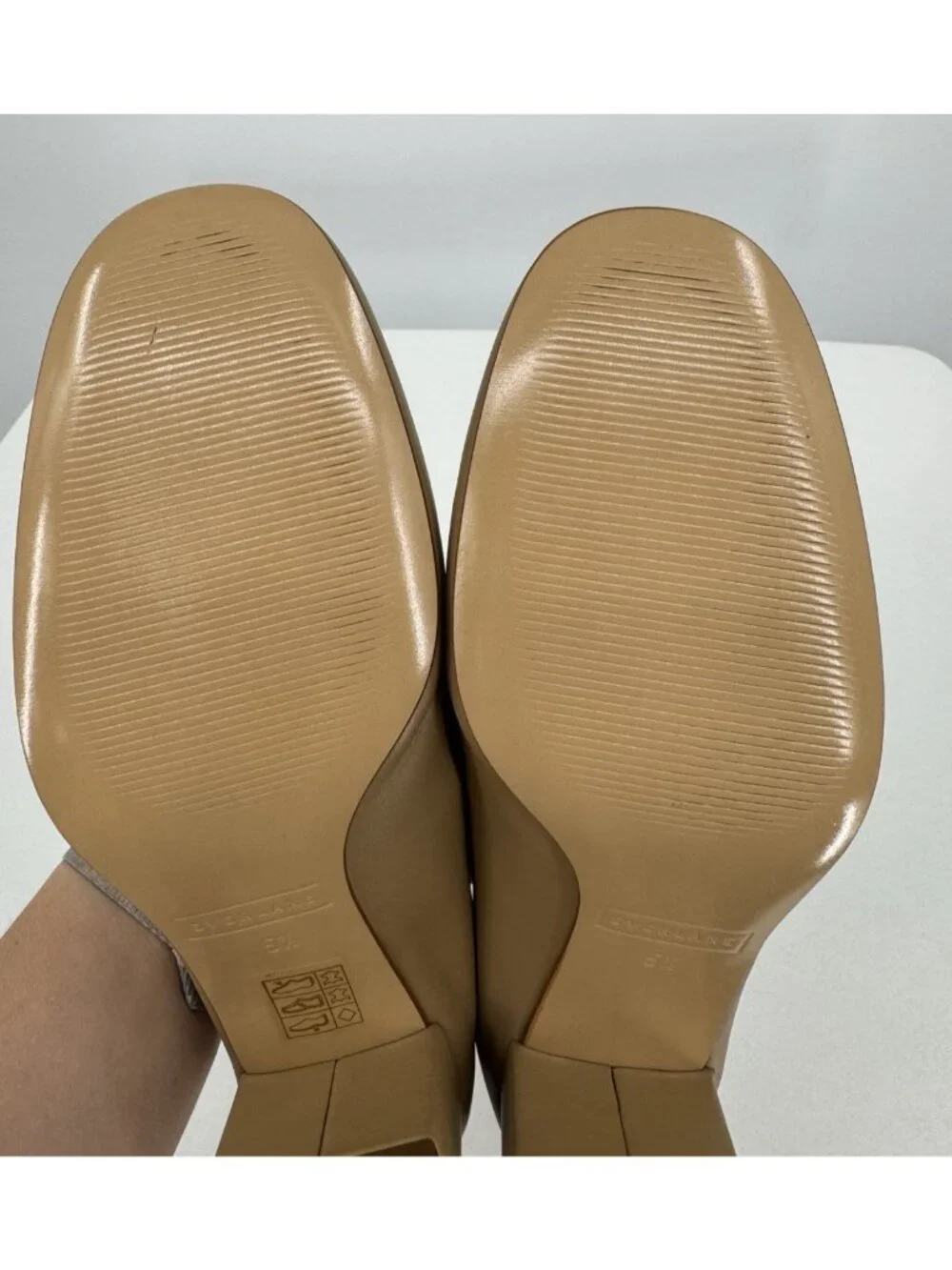 Everlane Italian Leather Day Heel Light Taupe 5.5 Women's Elastic Back Comfort